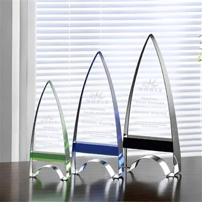 Выгравіраваны крыштальны трафей