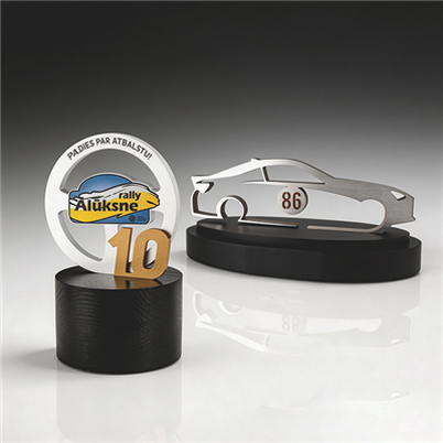 Трафеі шоу металічных аўтамабіляў